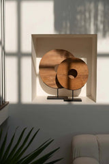 De Teak Disc op Stand - L - WeAreTables