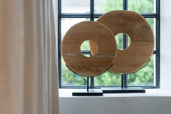 De Teak Disc op Stand - L - WeAreTables