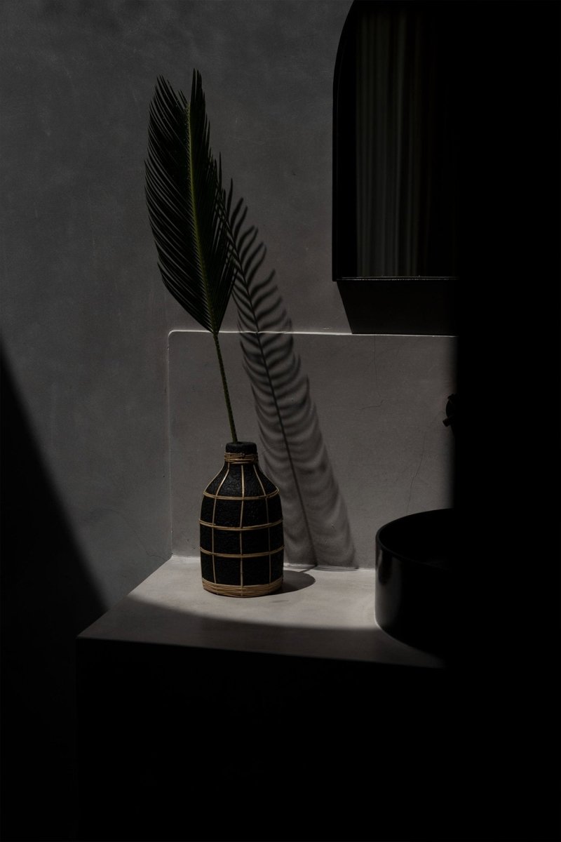 De Whoopy Vaas - Zwart Naturel - L - WeAreTables